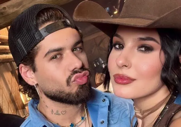 Zé Felipe e Ana Castela assumem romance com foto na fazenda