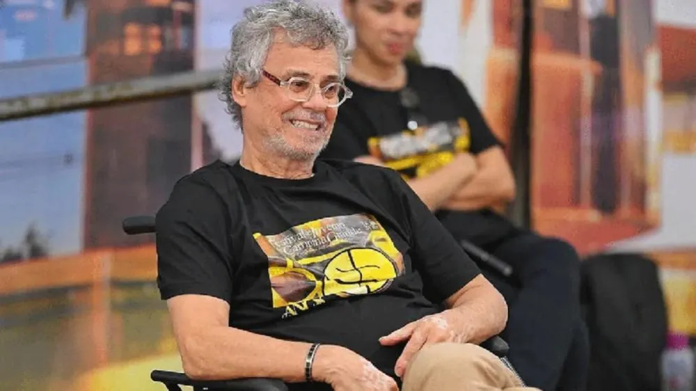 Carlinhos de Jesus Compartilha Avanços no Tratamento de Doença Autoimune