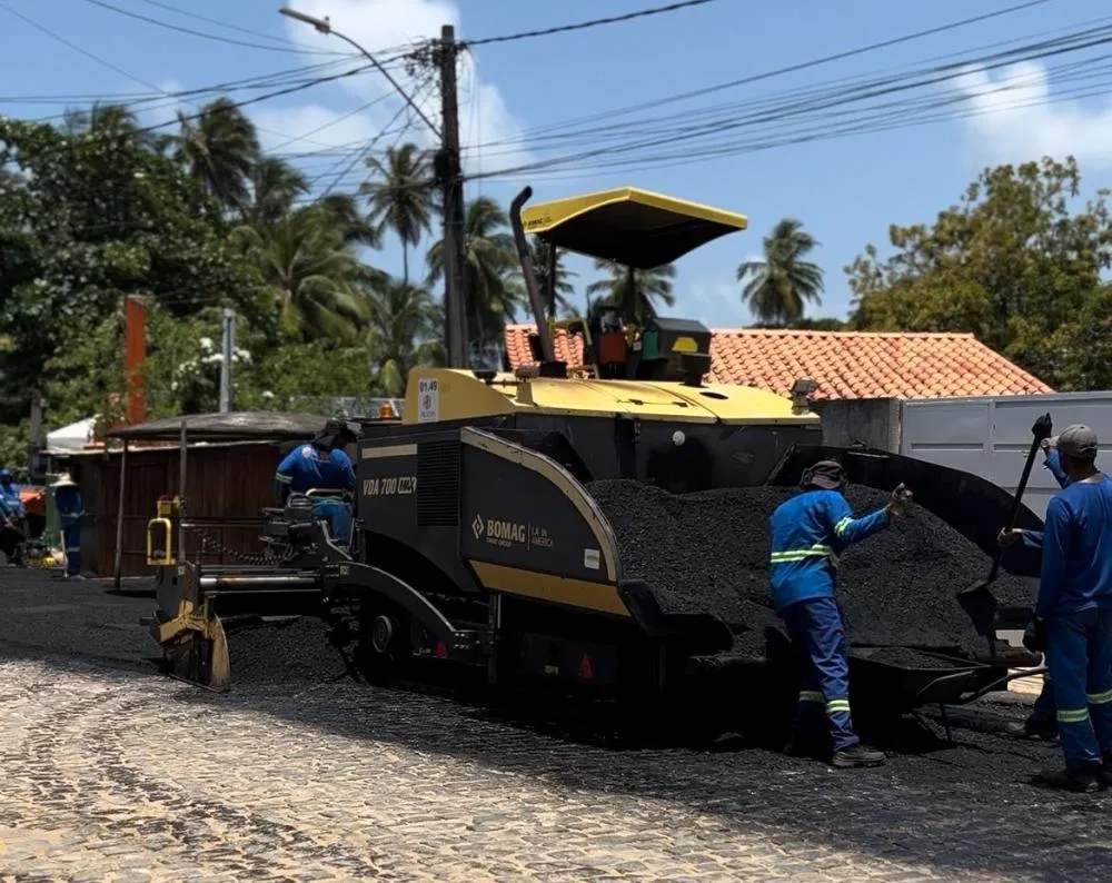 Pavimentação avança no Diogo e leva mais infraestrutura ao Litoral de Mata de São João