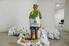 Beneficiários do Programa Alimentando pela Agricultura recebem kits na manhã de hoje (19) 
