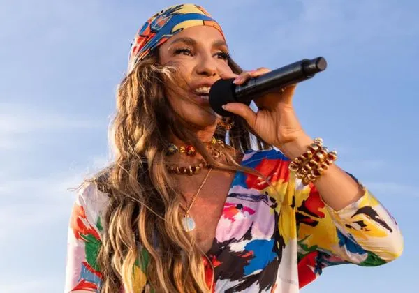 Ivete Sangalo reaparece em público com leveza e bom humor após separação