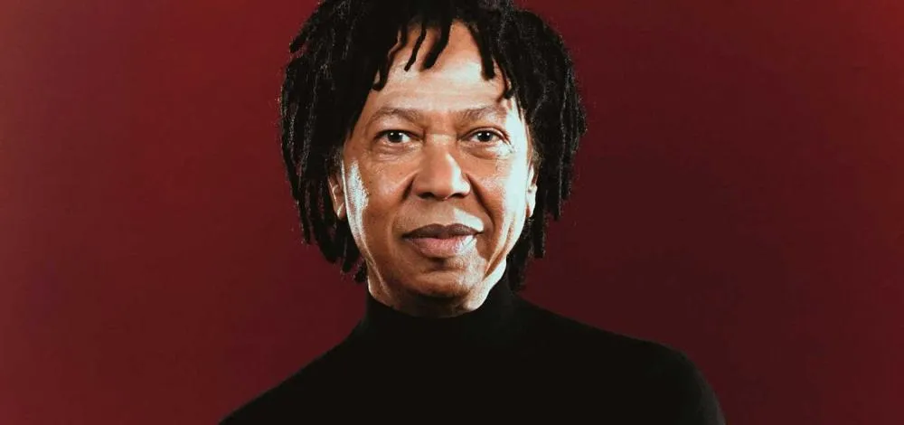Djavan celebra 50 anos de carreira com show em Salvador