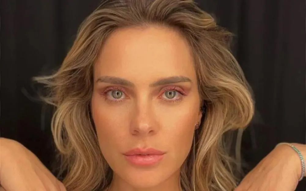 Carolina Dieckmann emociona ao recordar relação com Marcos Frota