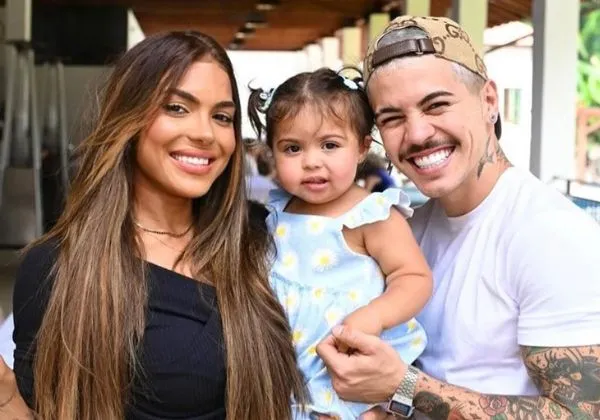 Filha de Tays Reis e Biel passa por cirurgia após acidente em pula-pula em Salvador