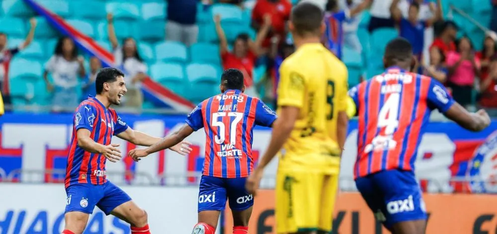 Bahia mantém 100% e dispara na liderança do Baianão