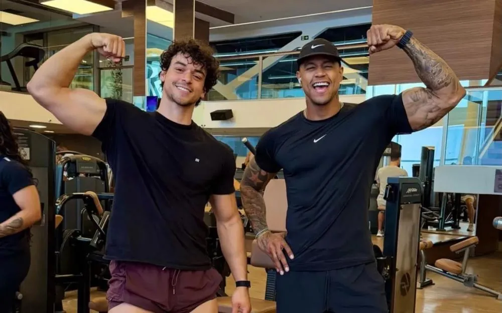 Léo Santana treina com Victor Alexandre e agita redes sociais