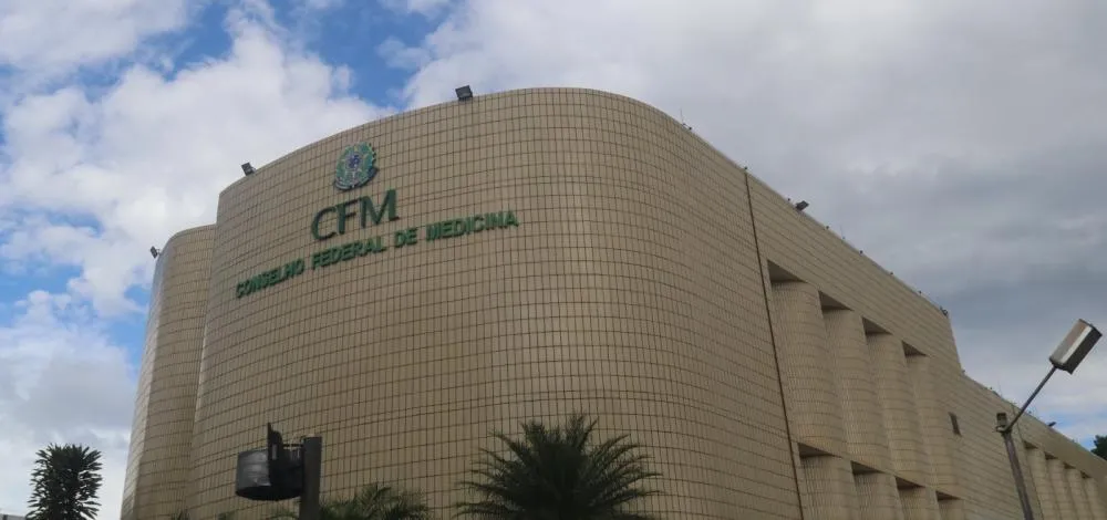 Inteligência artificial sob supervisão médica