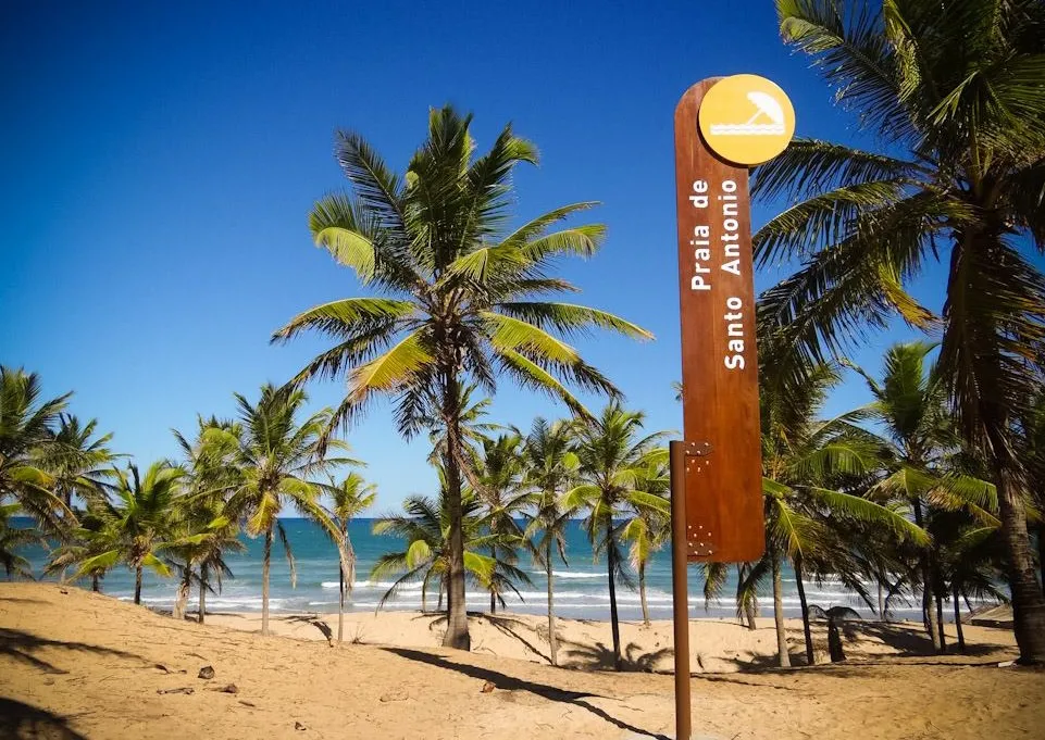 Praia de Santo Antônio avança para fase piloto do Programa Bandeira Azul em Mata