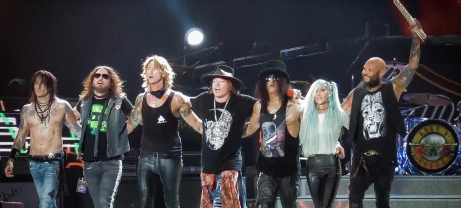 Guns N’ Roses inicia turnê mundial com mudança na formação