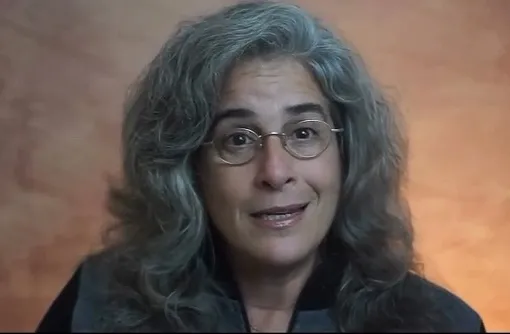 Lúcia Veríssimo critica musical sobre Gal Costa
