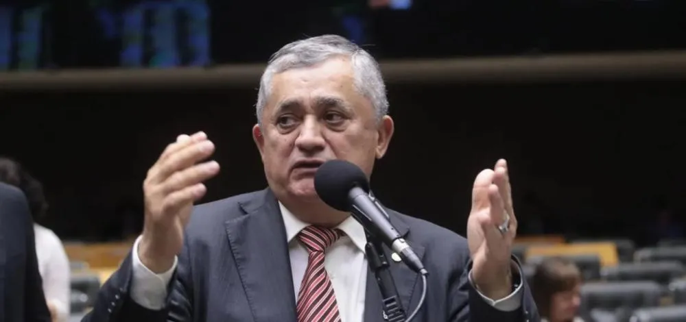 Governo prepara novas medidas contra alta dos combustíveis