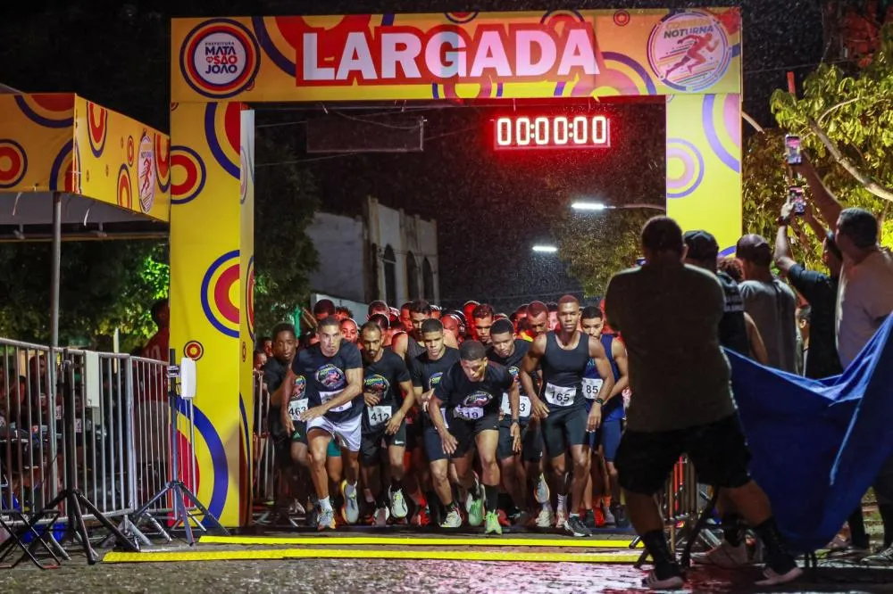 Corrida Noturna reúne Matenses e visitantes pelas ruas do centro
