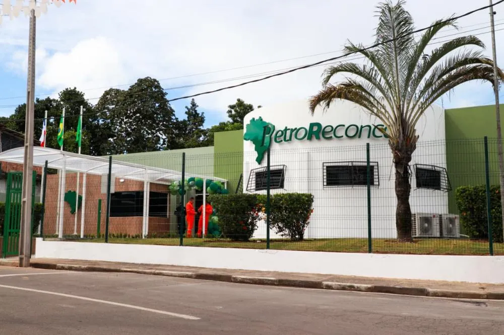 Prefeitura participa da entrega do novo Centro de Operações da PetroReconcavo em Mata de São João