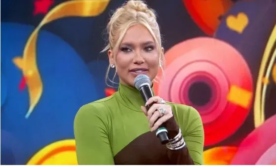 Virginia Fonseca no Domingão da Copa