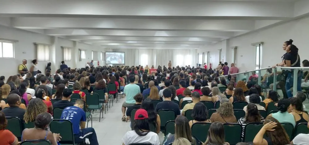Professores da rede privada mantêm mobilização e aguardam avanços nas negociações salariais