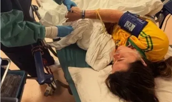 Ciclista brasileira sofre três fraturas no rosto após queda na China