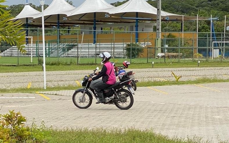 Isenção de taxas administrativas pagas por mototaxistas é aprovada