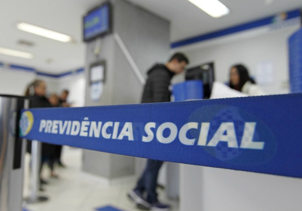 Com perícia em falta, 85 mil pessoas podem ter benefício do INSS suspenso