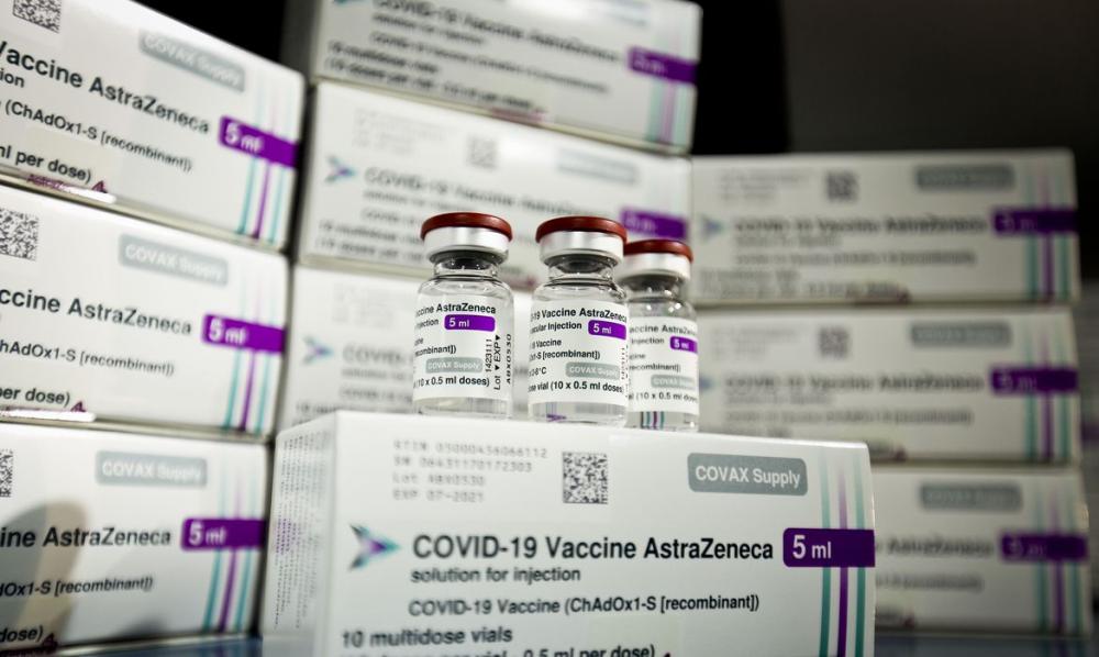 Brasil recebe mais de dois milhões de doses de vacina contra Covid-19 neste domingo