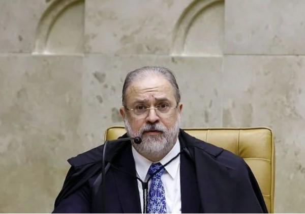 PGR abre investigações preliminares contra Bolsonaro com base em relatório da CPI da Covid