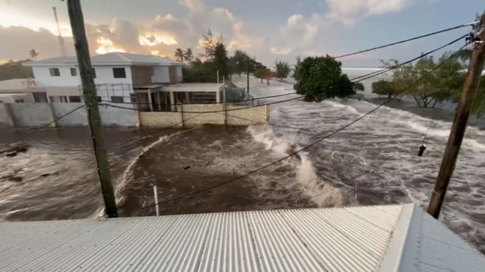 Após tsunami, Tonga fica isolada do resto do mundo; Austrália e Nova Zelândia enviam voos