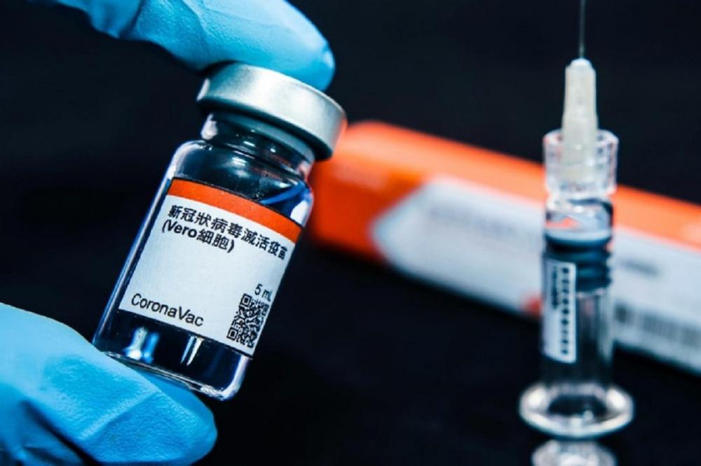 Diretores da Anvisa são ameaçados após aprovação da CoronaVac em crianças