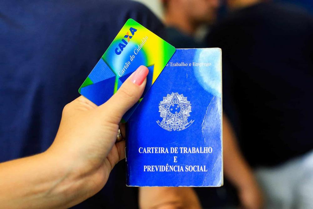 Começa amanhã pagamento do abono de até R$ 1.212; veja quem recebe