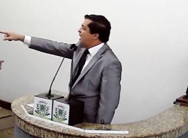 Presidente da Câmara chama colega para briga durante sessão. Assista