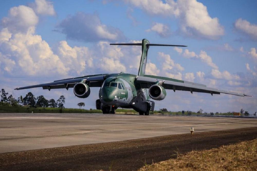 Avião da FAB decola nesta segunda-feira para resgatar brasileiros na Polônia