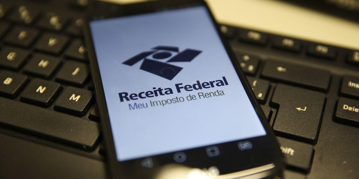 Imposto de Renda: Receita antecipa pagamento de lotes de restituição; confira