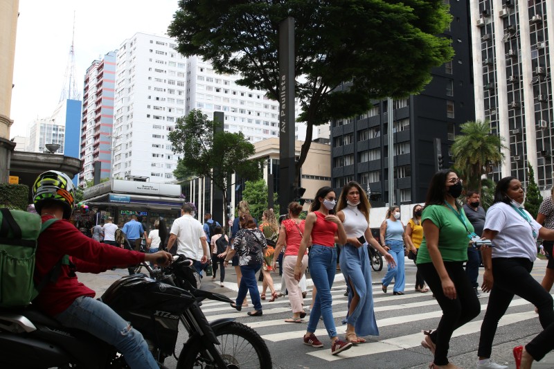 Covid-19: Brasil registra 19.725 casos e 195 mortes em 24 horas