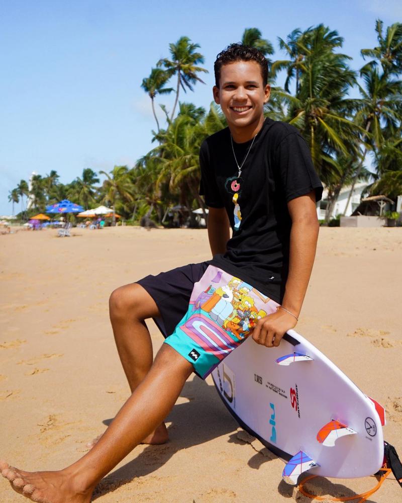 Com apenas 13 anos, Gabriel Leal estreia em etapa do mundial de surfe em Salvador