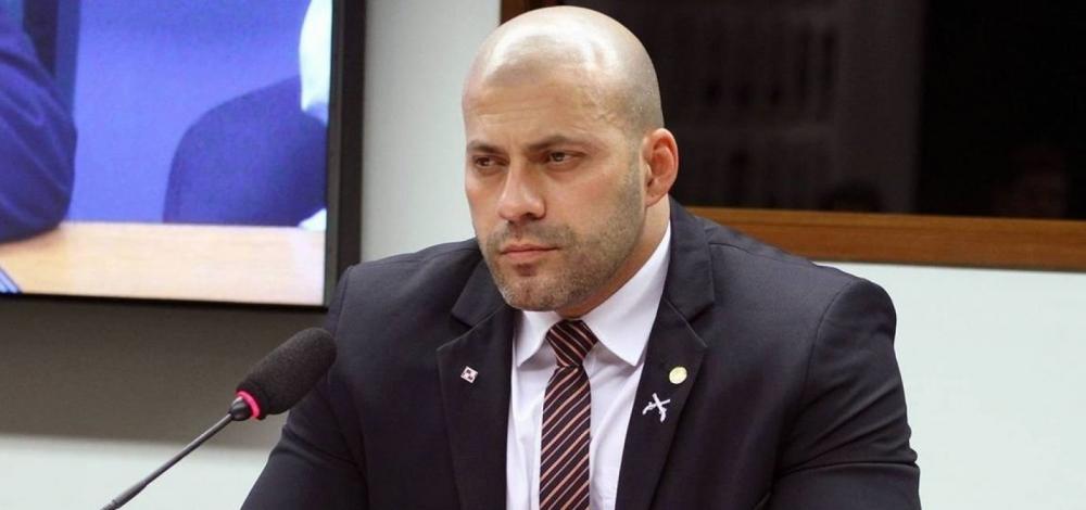 Moraes aplica nova multa a Silveira por não usar tornozeleira; valor já chega a R$ 645 mil