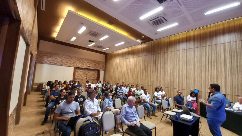 Especialista destaca participação popular em projetos de coleta seletiva durante seminário 