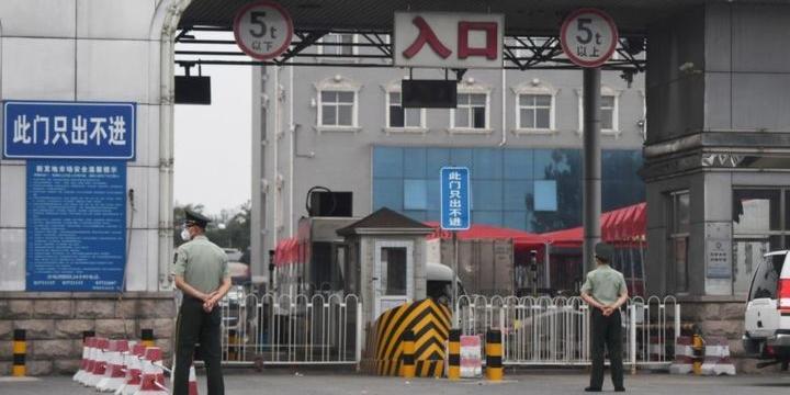 Governo chinês decreta novo lockdown em bairros de Pequim após novo surto de Covid-19