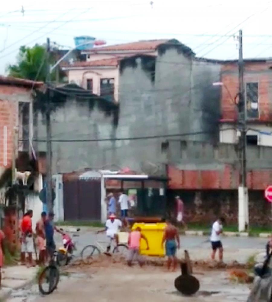 Moradores da rua Monsenhor Barbosa pedem providências