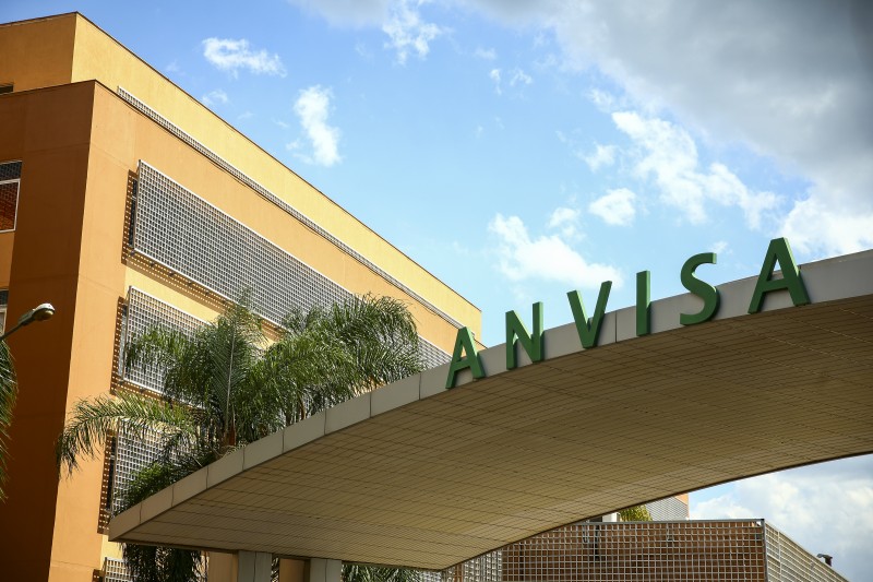 Vacinação: Anvisa pede à Pfizer informações sobre reforço em crianças