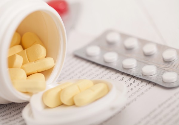 OMS encerra estudos com hidroxicloroquina e remédios para HIV após fracasso em números