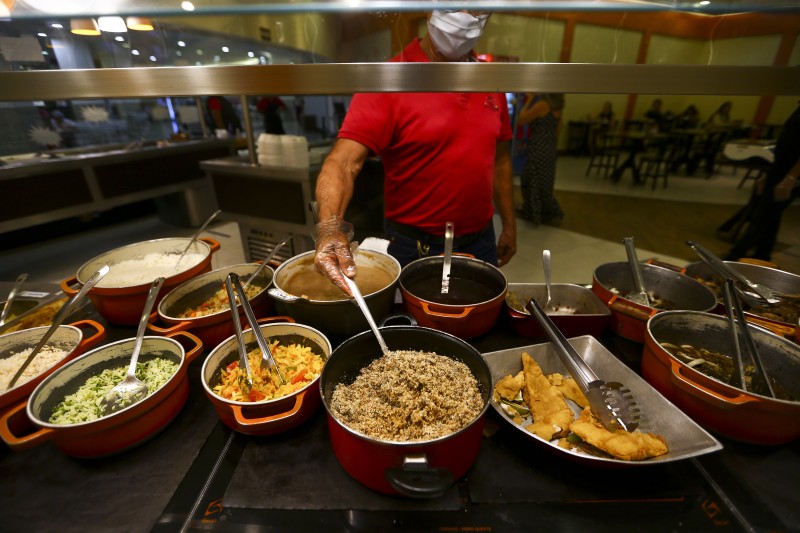 Presidente sanciona nova lei sobre auxílio-alimentação e teletrabalho
