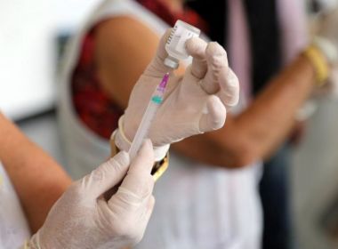 Após polêmica, Pfizer nega que EUA compraram 