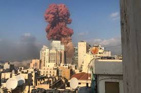 Duas fortes explosões fazem dezenas de feridos em Beirute