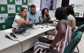 Em Salvador, mutirão promove adequação de nome e gênero para pessoas trans
