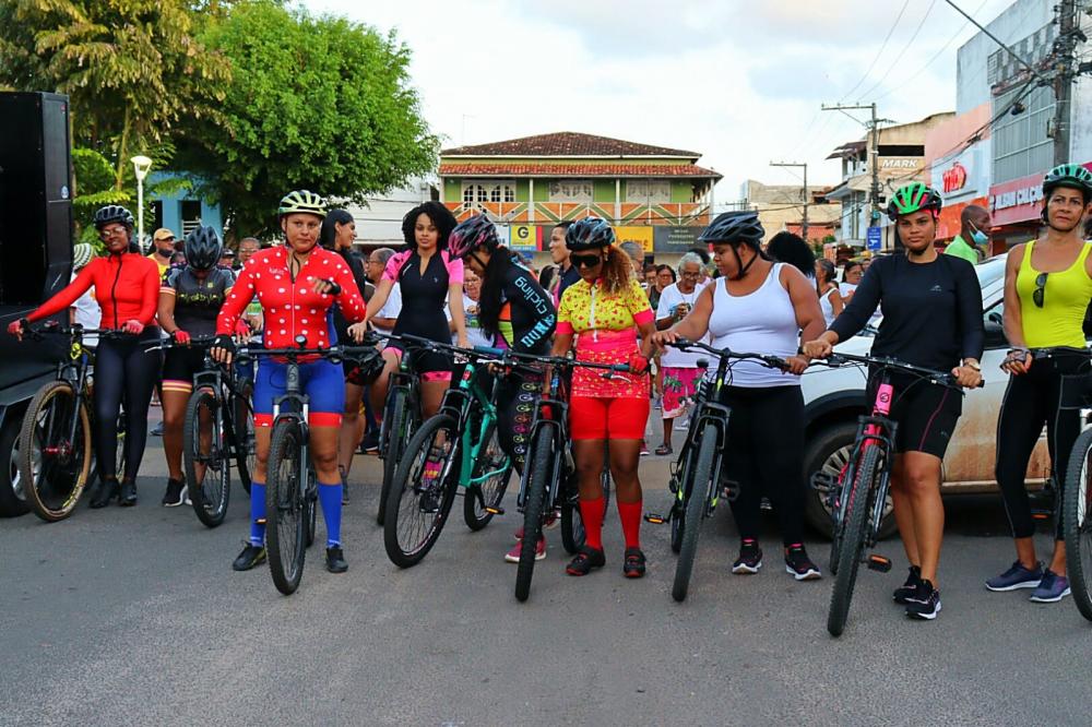 Homenagens as mulheres foram iniciadas com passeio ciclístico