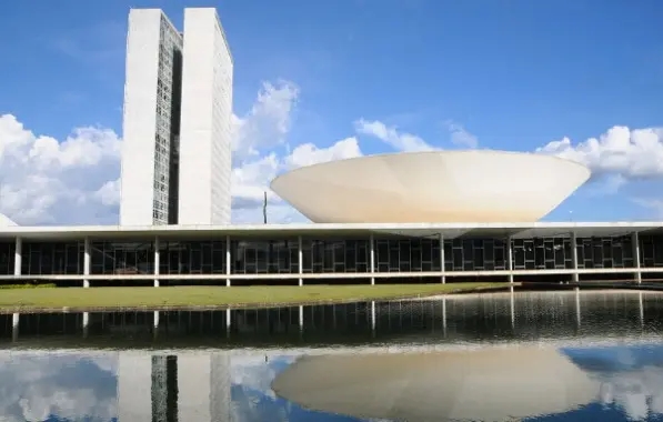 Piso da enfermagem será debatido na Câmara com ministros e representantes do setor