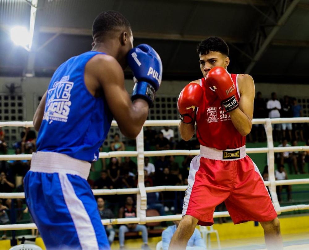 Atleta de boxe Ricardo Santana representa Mata de São João em Campeonato Baiano, em homenagem a Reginaldo Holyfield