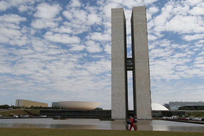 Câmara instala CPIs para investigar MST, Americanas e apostas
