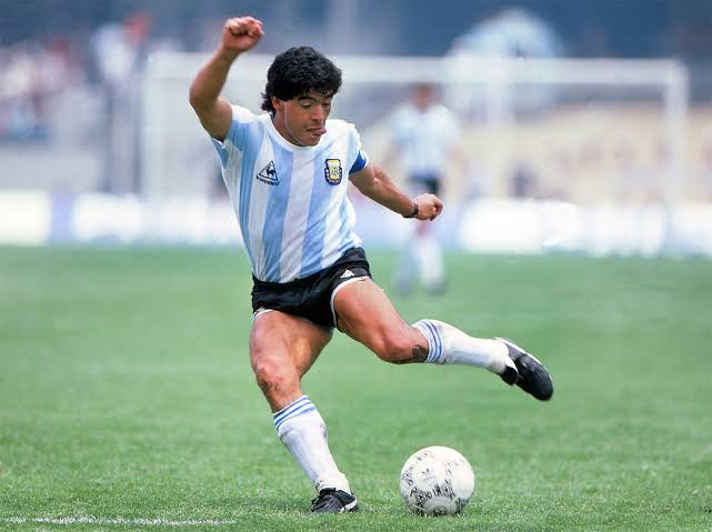 Diego Maradona morre aos 60 anos, após parada cardiorrespiratória