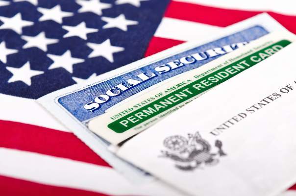 Número de novos brasileiros com green card nos EUA bate recorde
