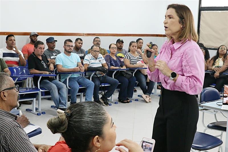 Prefeitura de Mata de São João promove palestra sobre digitalização da jornada de compra para empreendedores
