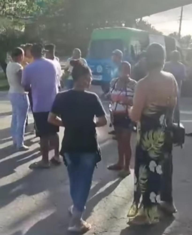  Protesto contra a proibição das atividades da Linha Branca em Praia do Forte e Região